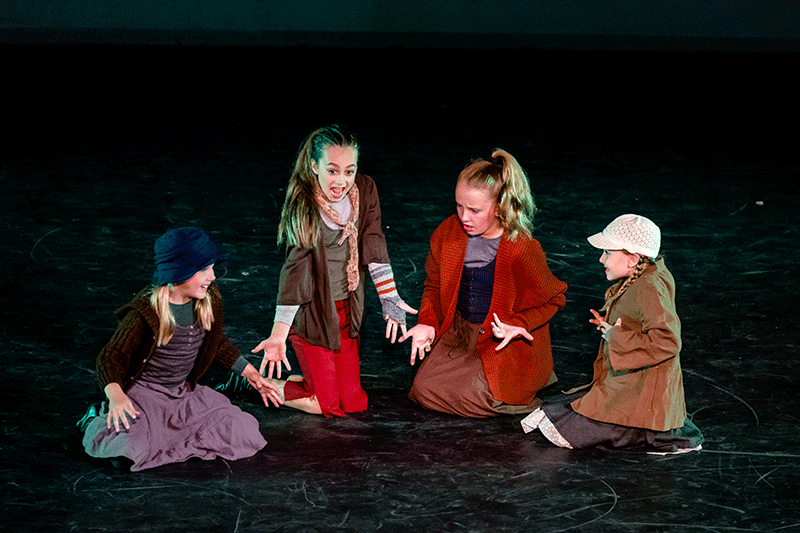 Young jazz dance students in costume